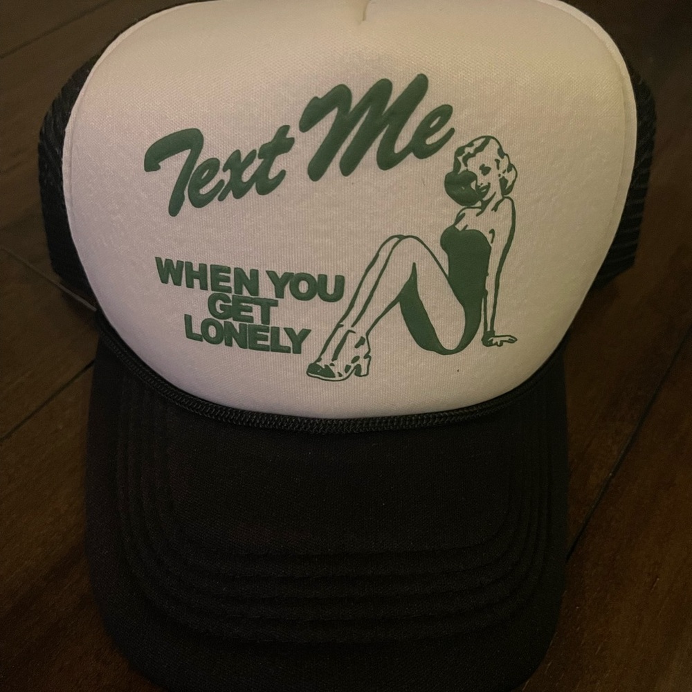 Trucker fit hat